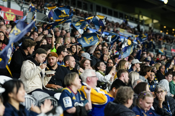 Highlanders fans filling Forsyth Barr Stadium during Super Rugby Aotearoa in 2020