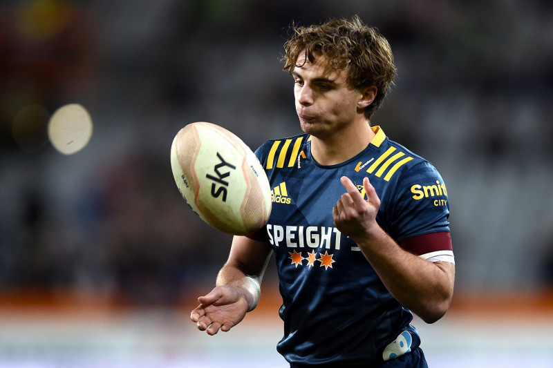 DUNEDIN, NEW ZEALAND - JUNE 05: James Arscott of the Highlanders prepares to feed a scrum during the round four Super Rugby Trans-Tasman match between the Highlanders and the NSW Waratahs at Forsyth Barr Stadium on June 05, 2021 in Dunedin, New Zealand. (