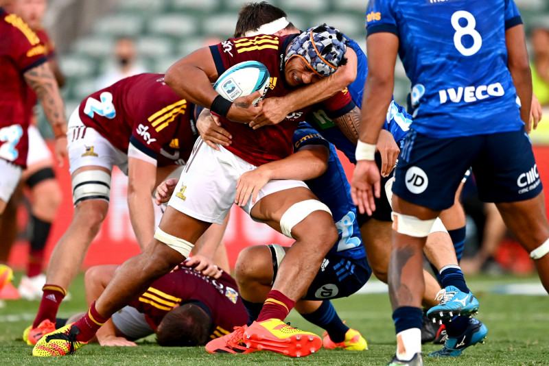 LIVE: Highlanders vs Hurricanes