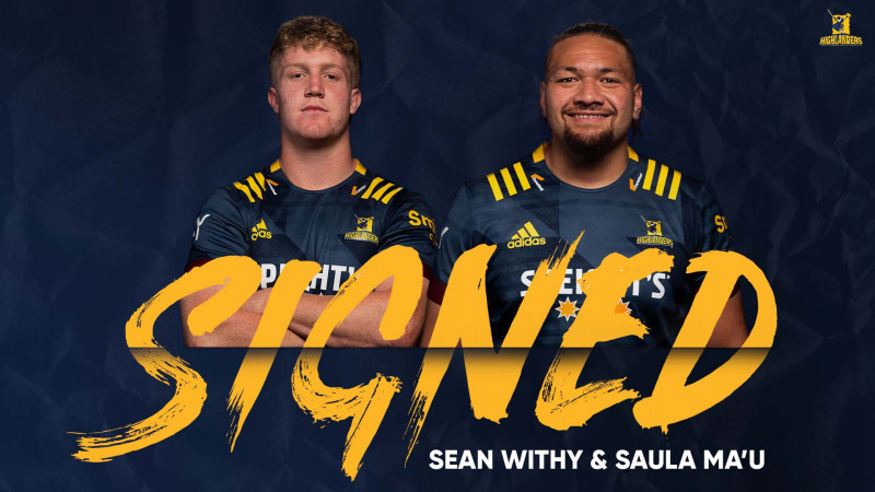Sean Withy Saula Mau Sign with Highlanders